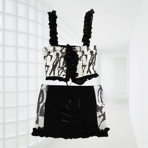 Black and White Ruffle Set - Picture 1 of 3